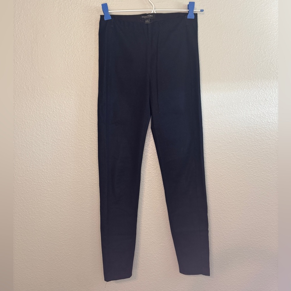 BANANA REPUBLIC Premium Denim Legging Pants – Navy – Size 2